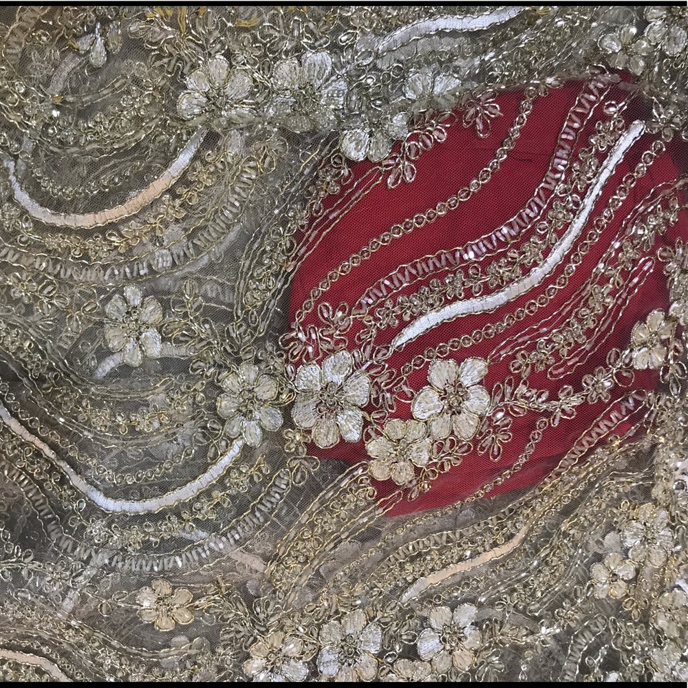 Lace - Picture 4 of 8